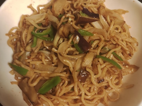 なす、ピーマン、玉ねぎ、カレー焼きそば
